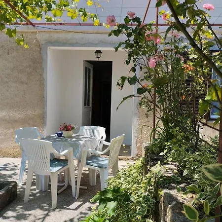 Apartman Andelici 아파트 트레빈예